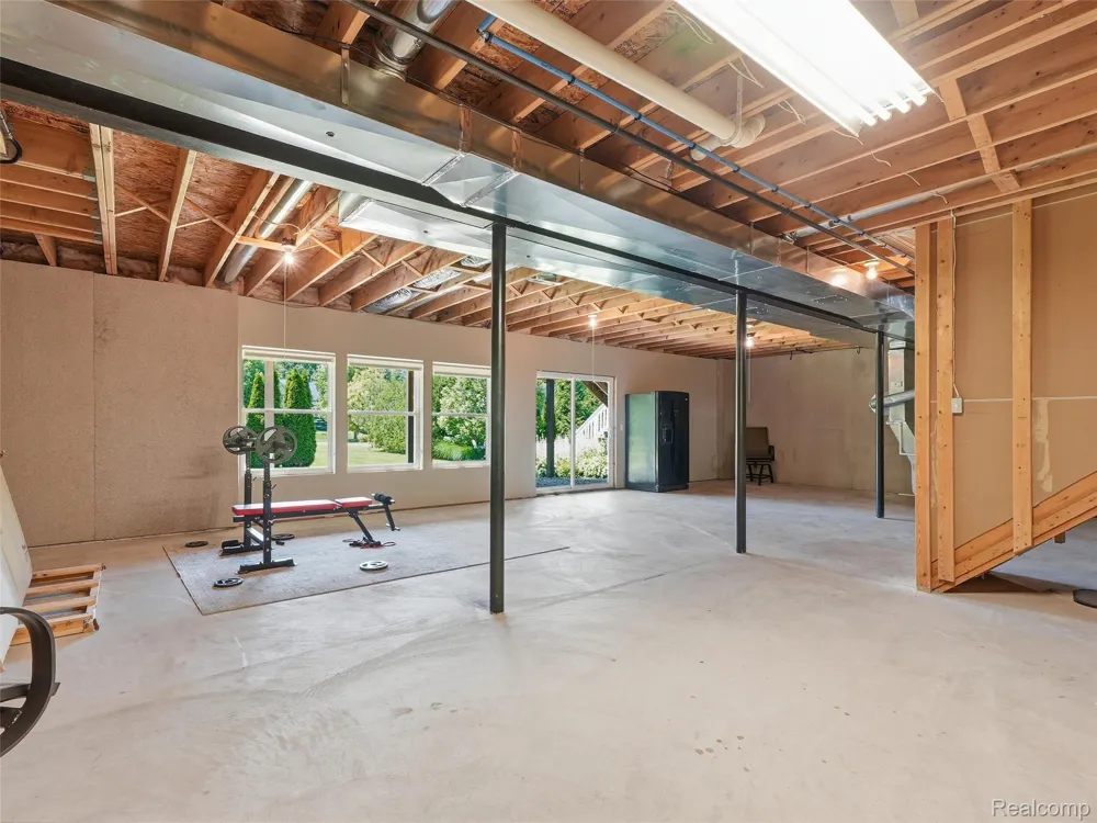 94 Blackberry Drive White Lake Charter Township, MI 48386