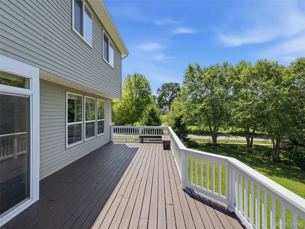 94 Blackberry Drive White Lake Charter Township, MI 48386