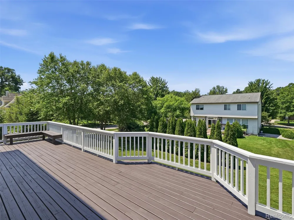 94 Blackberry Drive White Lake Charter Township, MI 48386