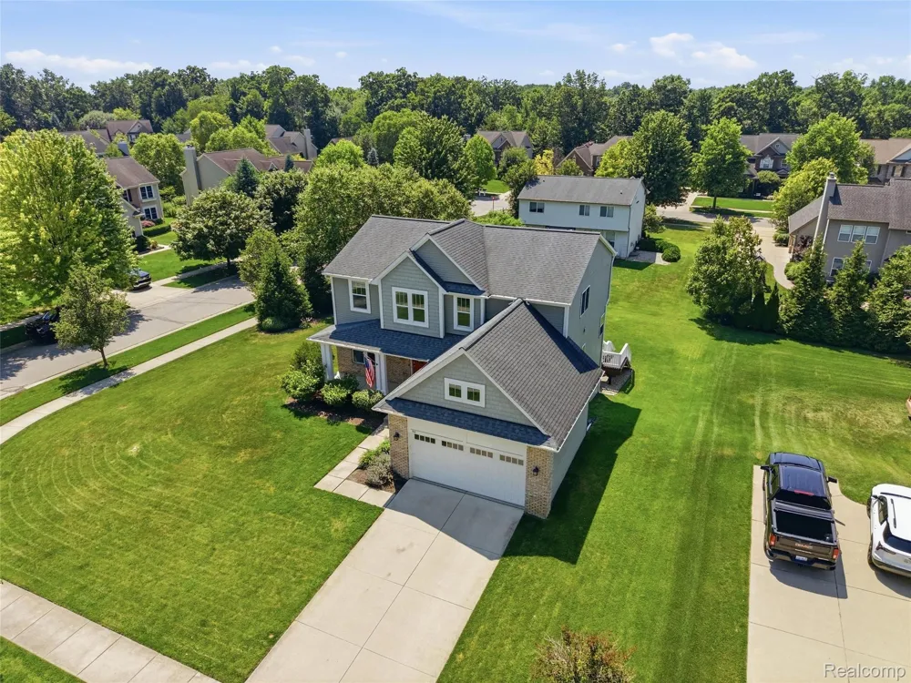 94 Blackberry Drive White Lake Charter Township, MI 48386