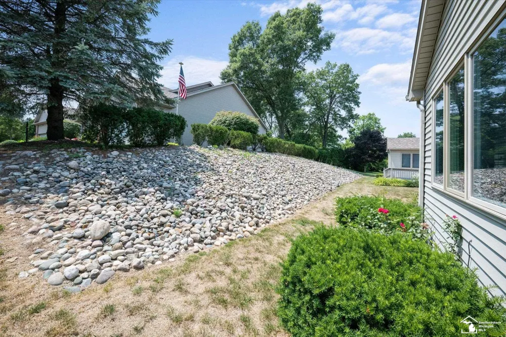 6646 Greenbriar Lane Bedford Township, MI 48182