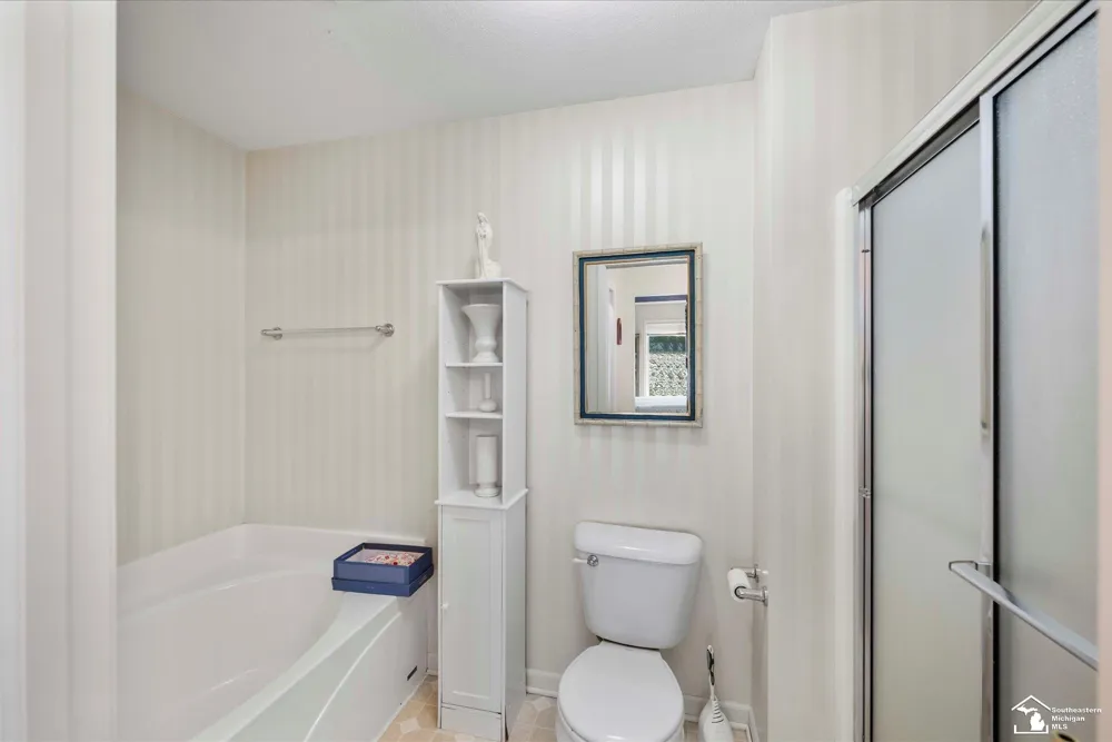 6646 Greenbriar Lane Bedford Township, MI 48182
