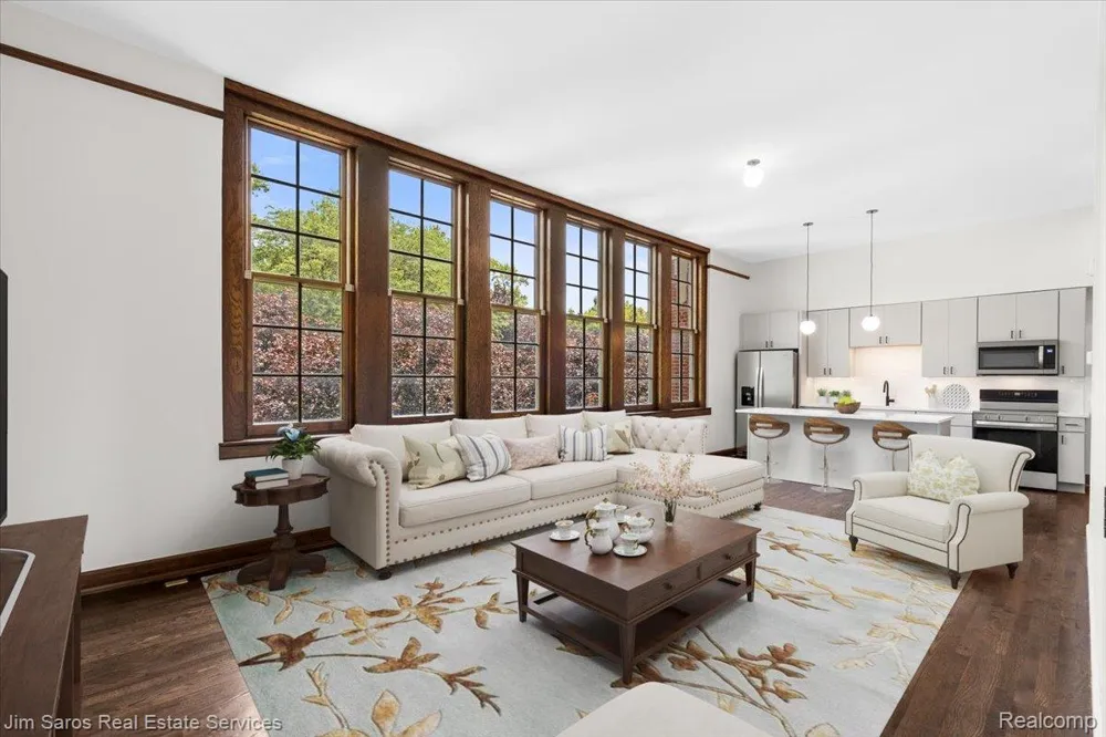 389 Saint Clair Grosse Pointe City, MI 48230