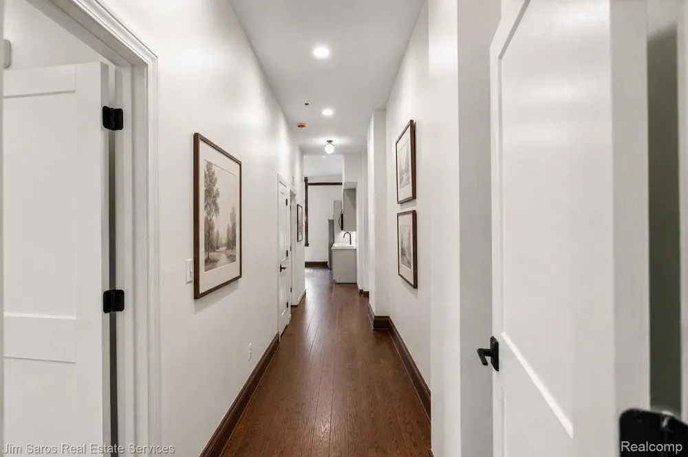 389 Saint Clair Grosse Pointe City, MI 48230