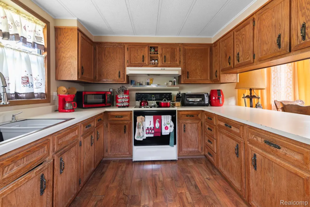 351 Road #252 Auburn Hills City, MI 48326