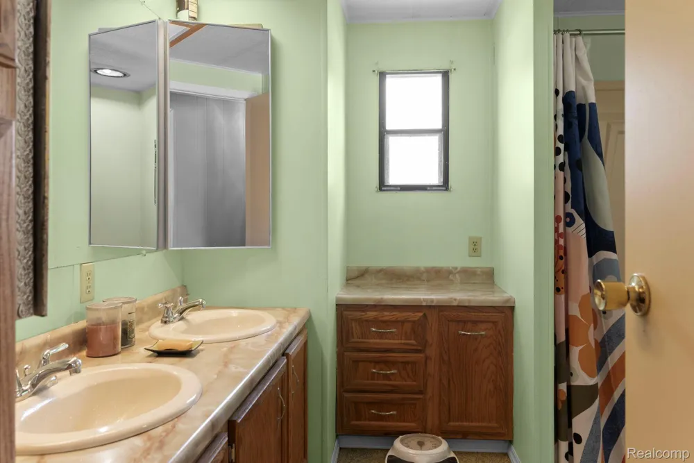 351 Road #252 Auburn Hills City, MI 48326