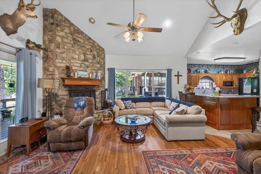 5536 Point Lavista Malakoff, TX 75148