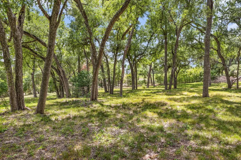 2534 S Robinson Drive Robinson, TX 76706