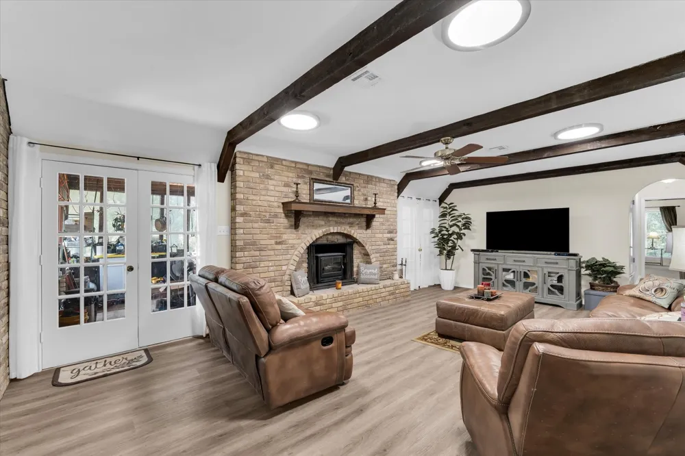 2534 S Robinson Drive Robinson, TX 76706