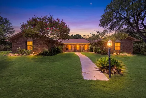 2534 S Robinson Drive