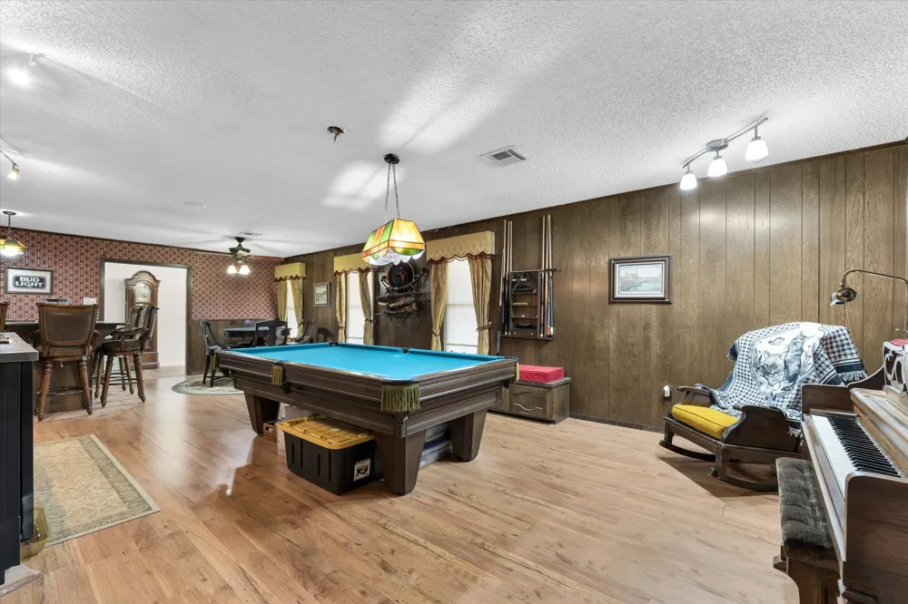 2534 S Robinson Drive Robinson, TX 76706