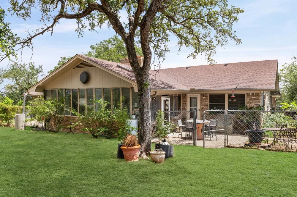 2534 S Robinson Drive Robinson, TX 76706