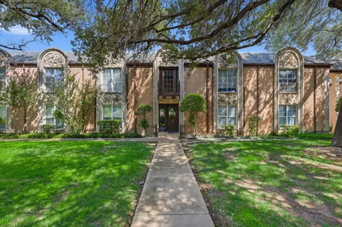 4102 Ridglea Country Club Drive #1