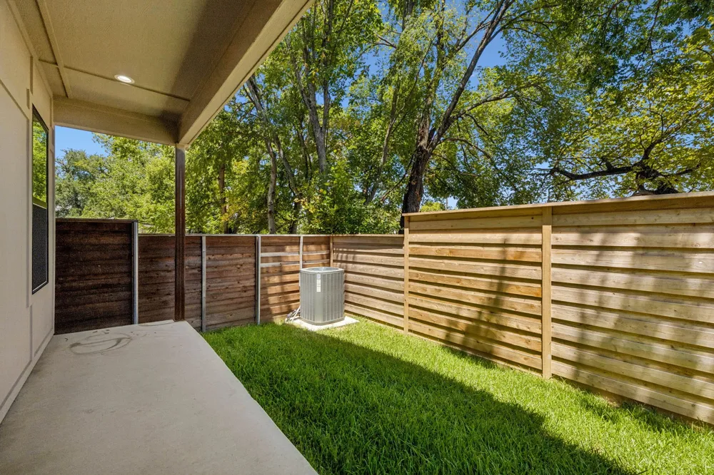 412 Avenue L Dallas, TX 75203