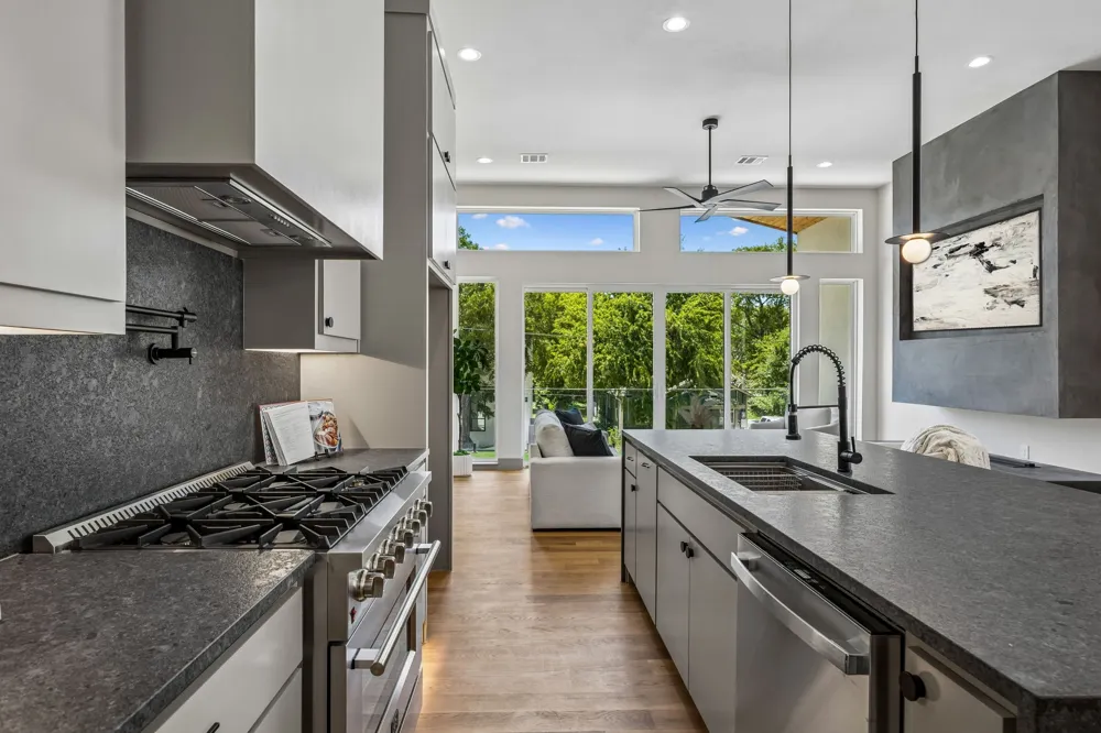 412 Avenue L Dallas, TX 75203
