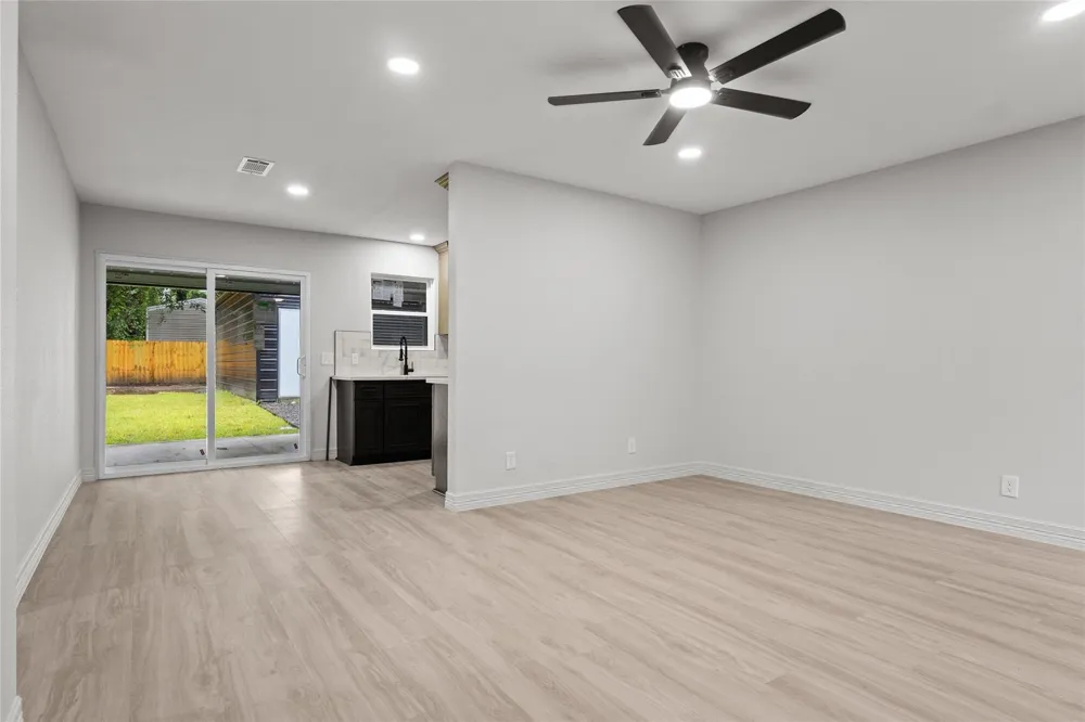 170 Maple Street Vidor, TX 77662