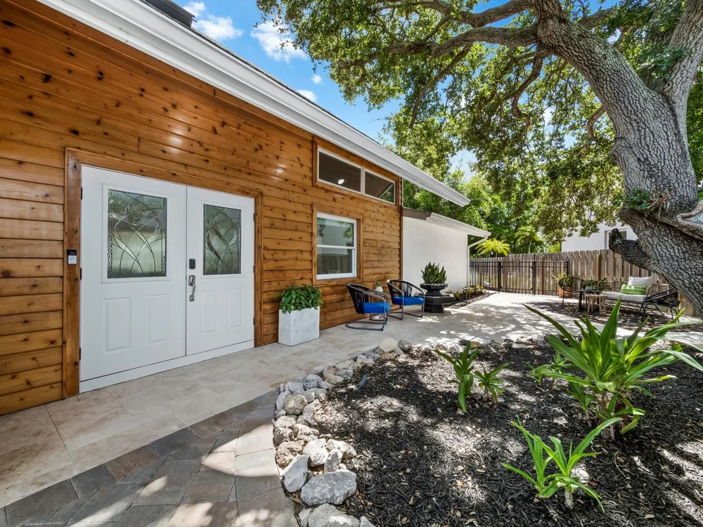 430 ISLAND CIRCLE Sarasota, FL 34242