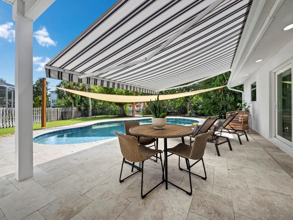 430 ISLAND CIRCLE Sarasota, FL 34242