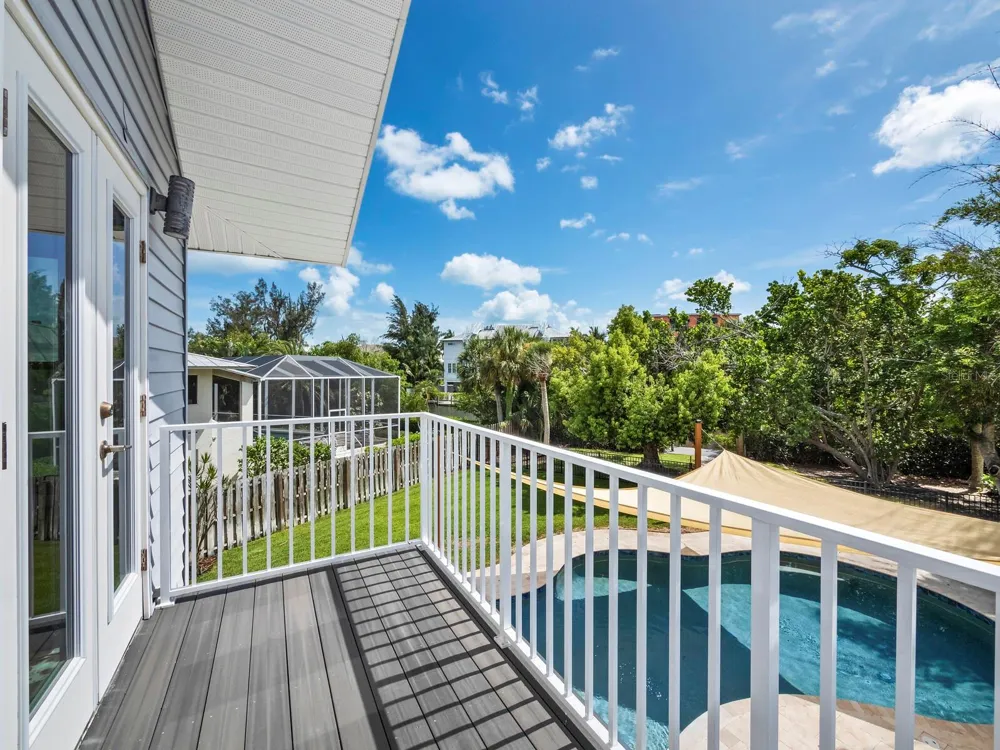 430 ISLAND CIRCLE Sarasota, FL 34242