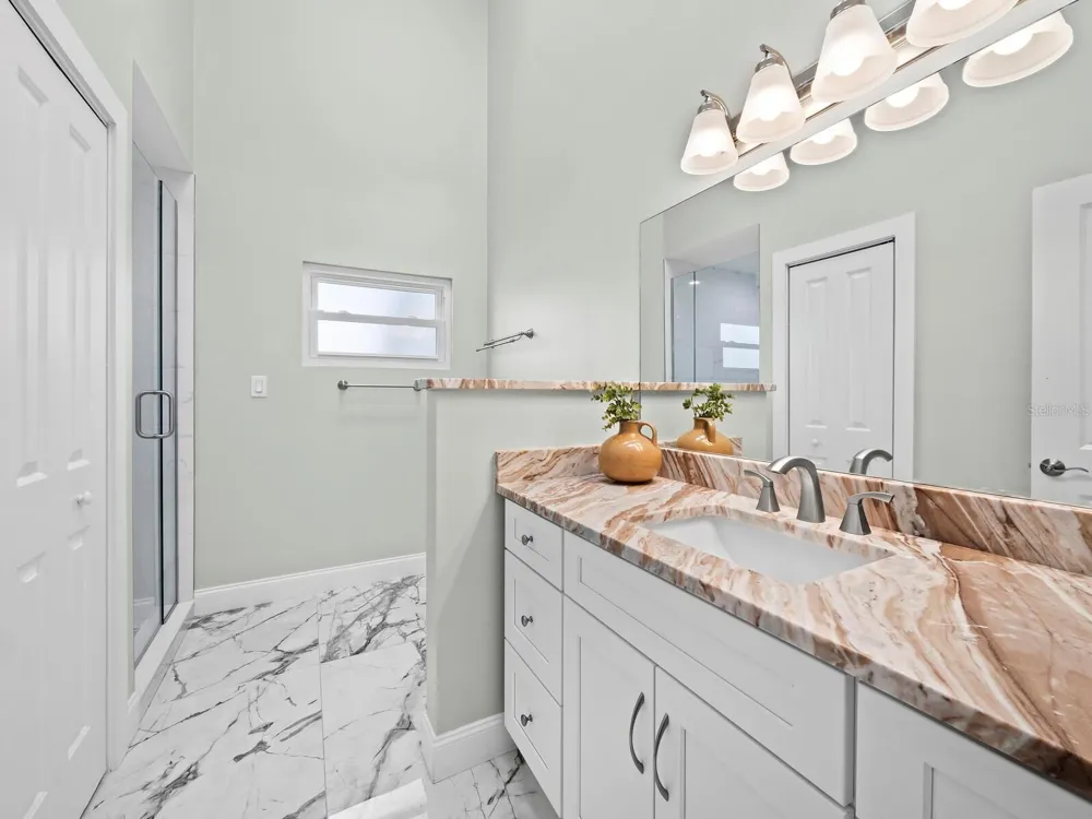 430 ISLAND CIRCLE Sarasota, FL 34242