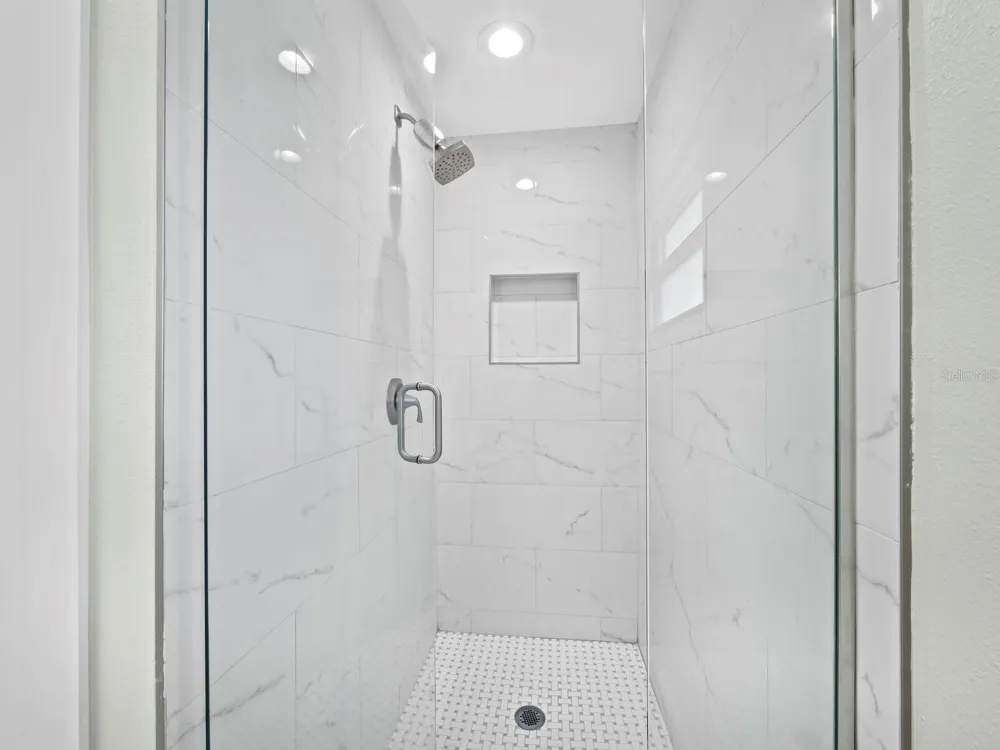 430 ISLAND CIRCLE Sarasota, FL 34242
