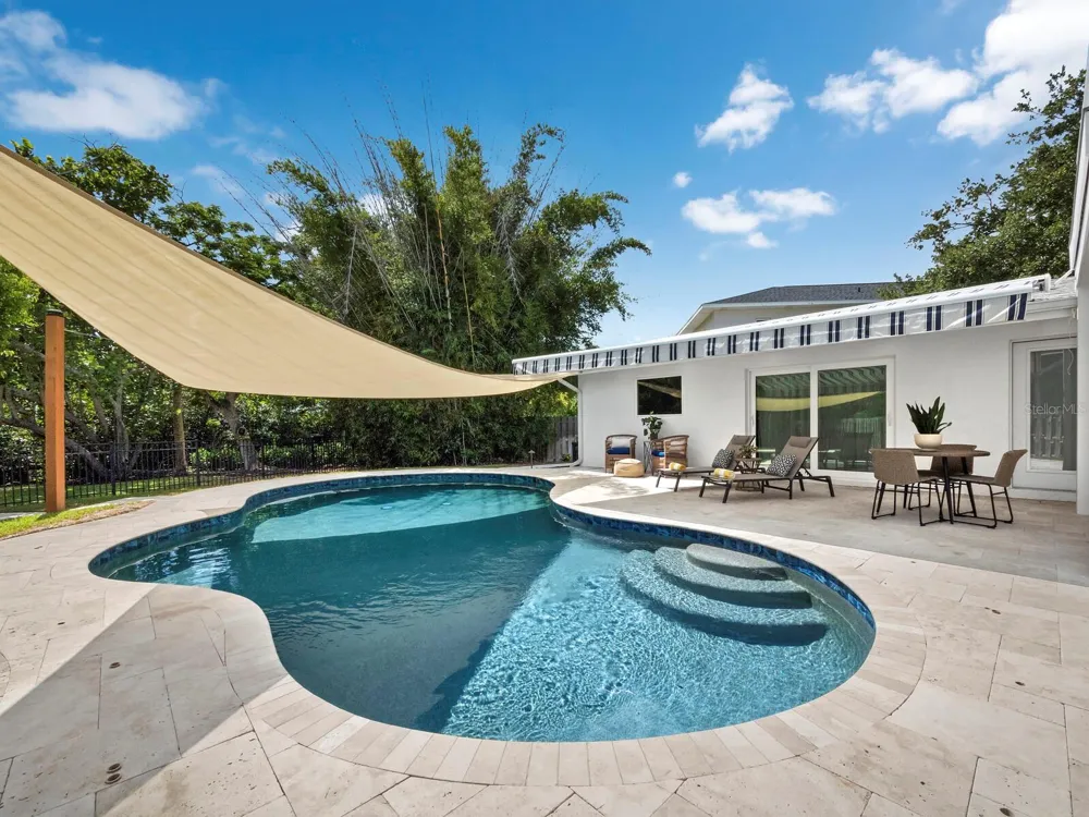 430 ISLAND CIRCLE Sarasota, FL 34242