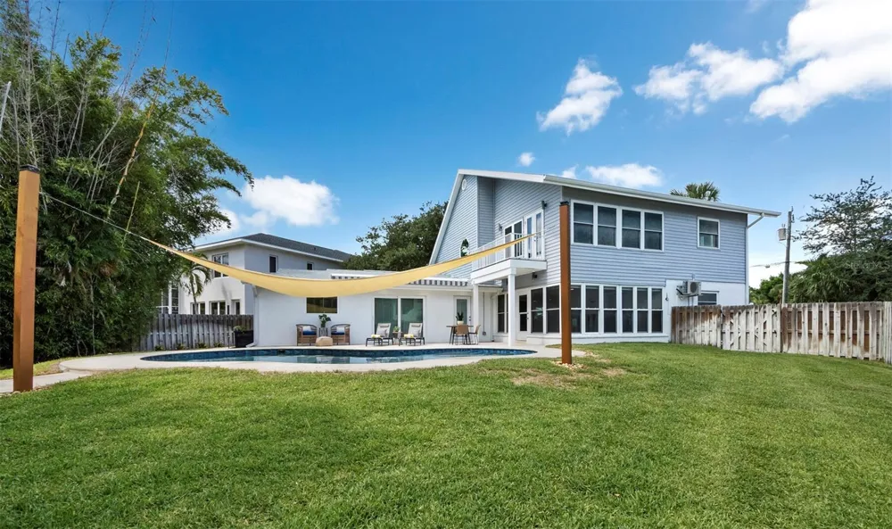 430 ISLAND CIRCLE Sarasota, FL 34242