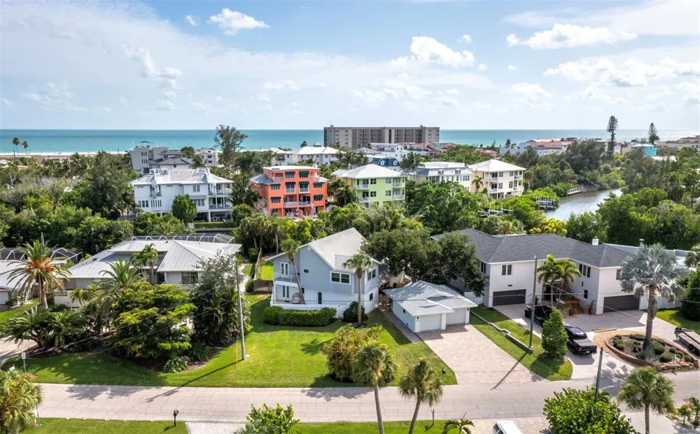 430 ISLAND CIRCLE Sarasota, FL 34242