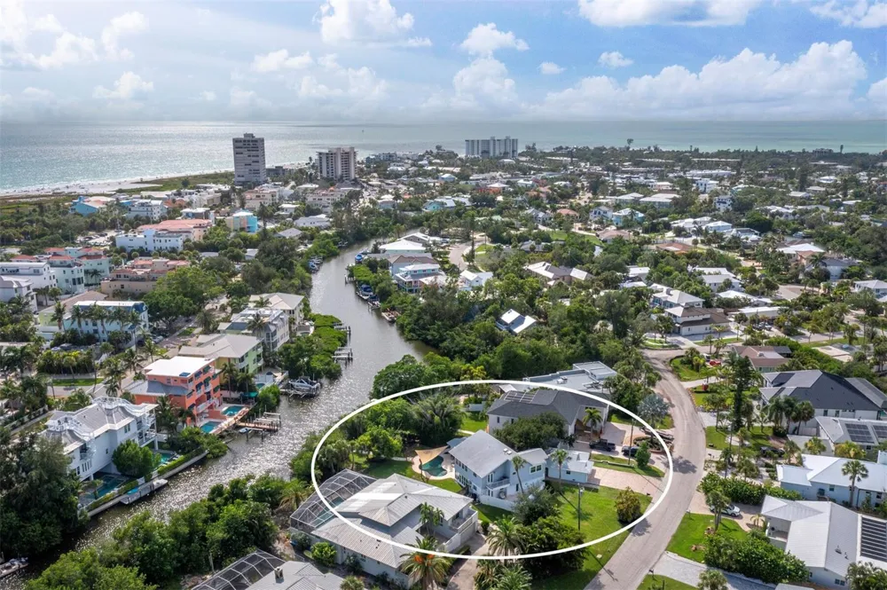 430 ISLAND CIRCLE Sarasota, FL 34242