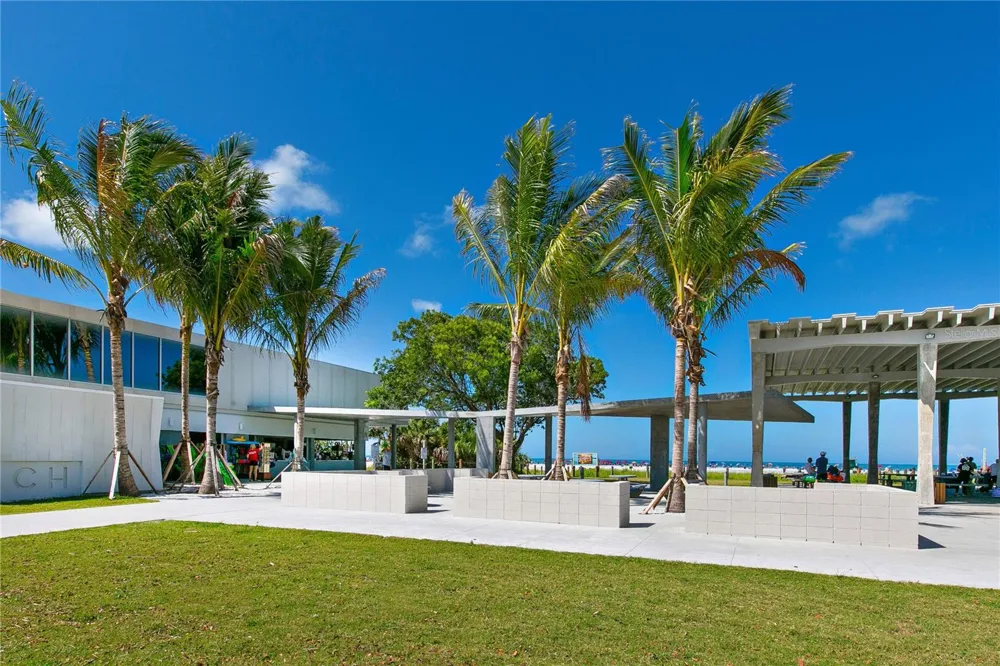 430 ISLAND CIRCLE Sarasota, FL 34242