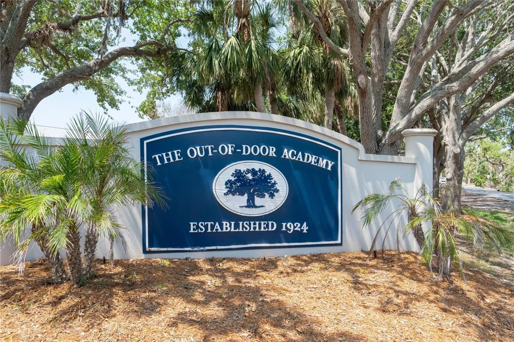 430 ISLAND CIRCLE Sarasota, FL 34242
