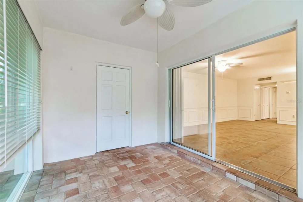 10387 CARROLLWOOD LANE #303 Tampa, FL 33618
