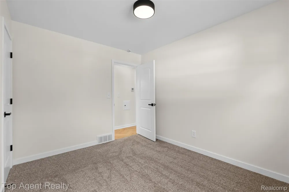 15110 Drake Street Southgate City, MI 48195
