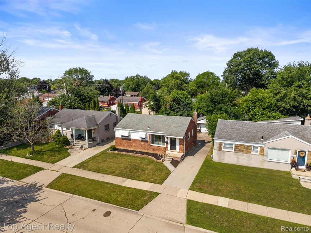 15110 Drake Street Southgate City, MI 48195