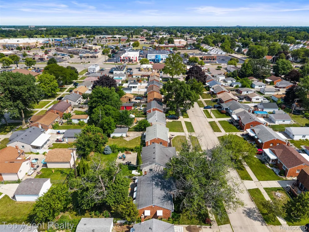 15110 Drake Street Southgate City, MI 48195