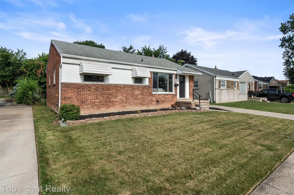 15110 Drake Street Southgate City, MI 48195