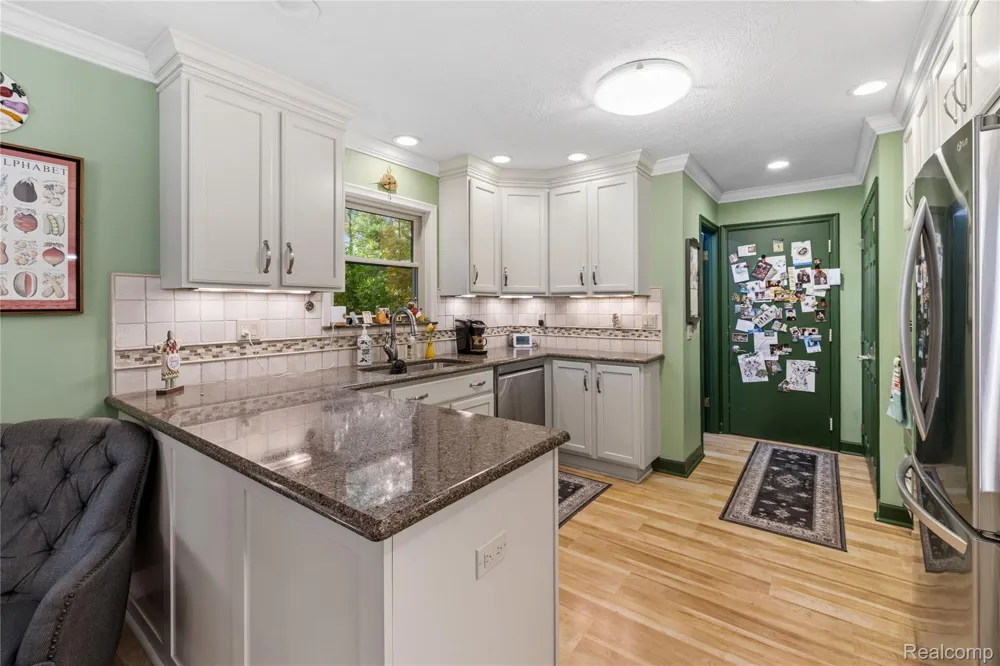 6180 Meyer Avenue Green Oak Township, MI 48116