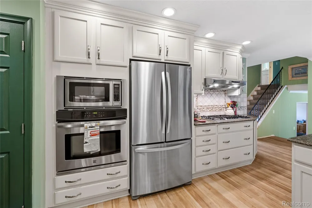 6180 Meyer Avenue Green Oak Township, MI 48116