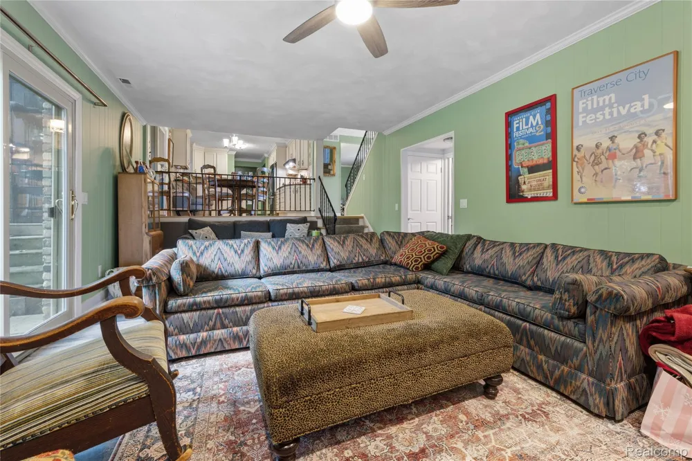 6180 Meyer Avenue Green Oak Township, MI 48116