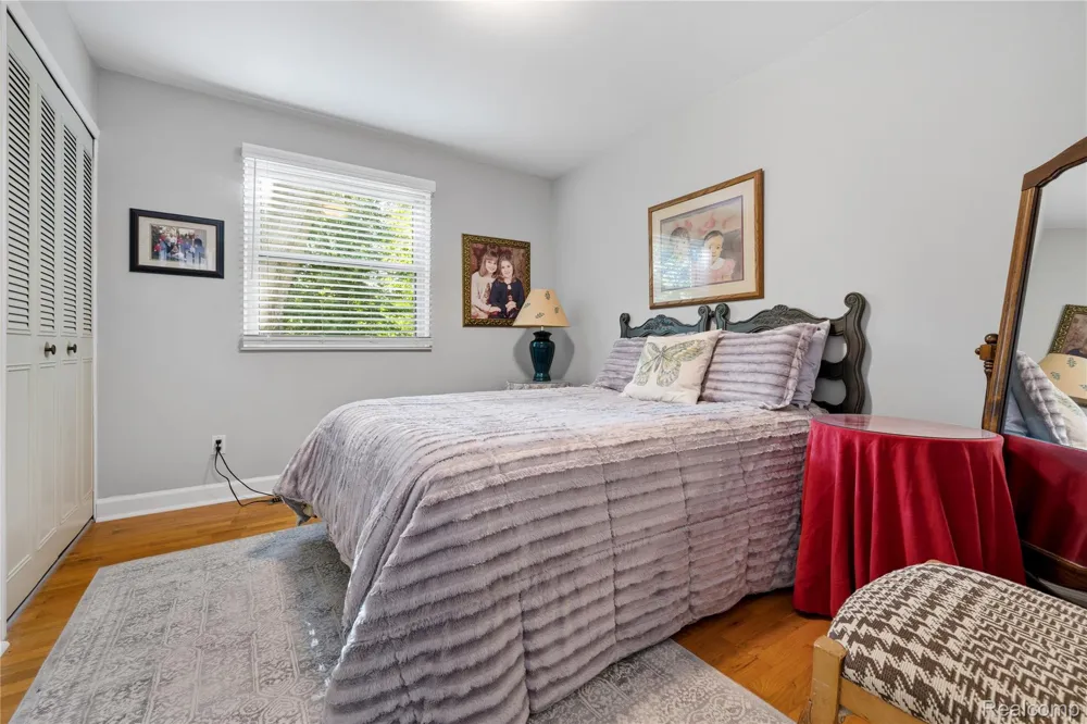 6180 Meyer Avenue Green Oak Township, MI 48116