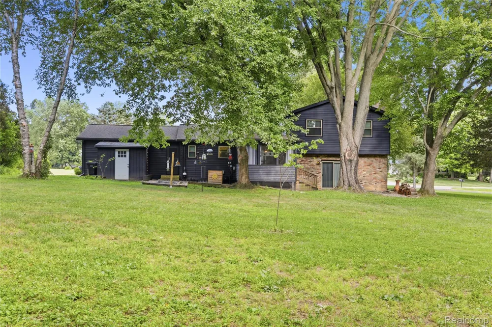 6180 Meyer Avenue Green Oak Township, MI 48116