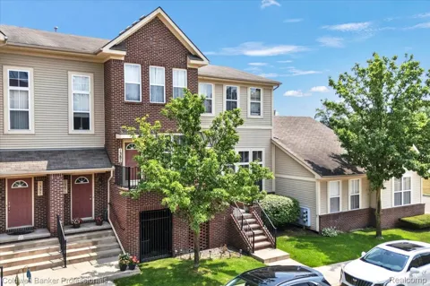 1385 Parkcrest Drive