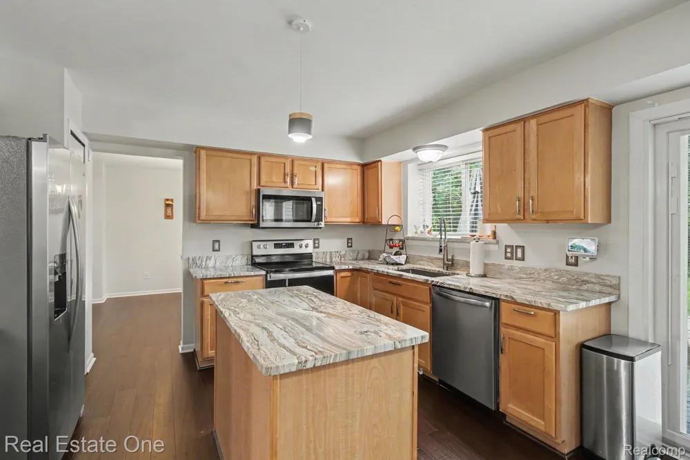 2110 Claiborne Court Genoa Township, MI 48114