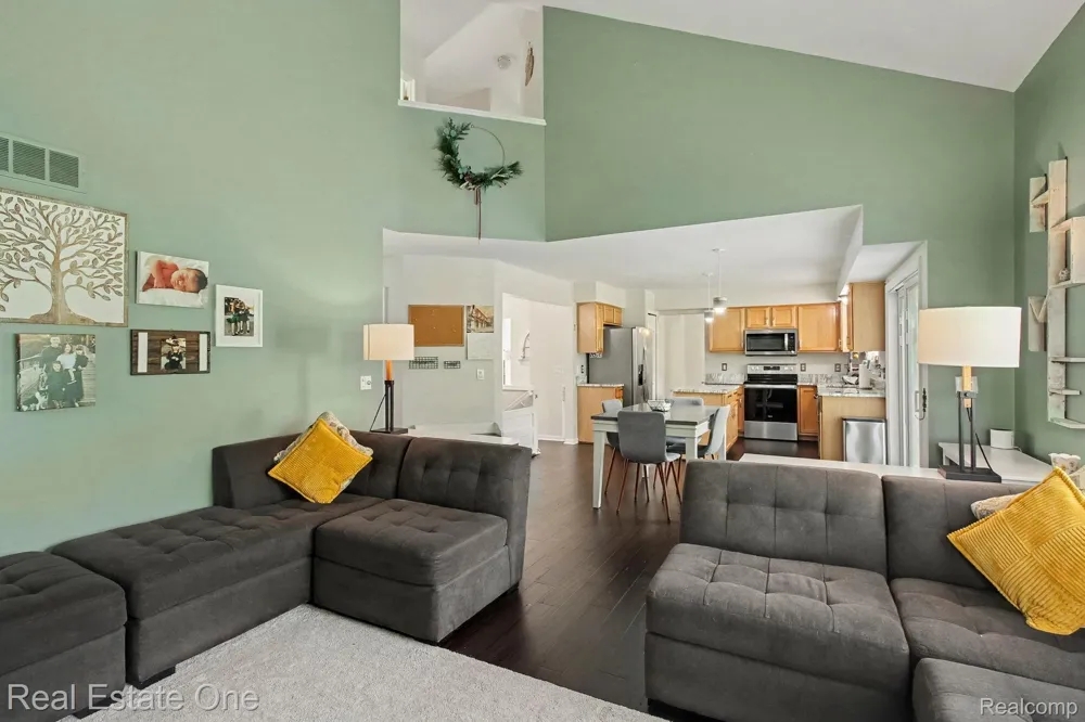 2110 Claiborne Court Genoa Township, MI 48114
