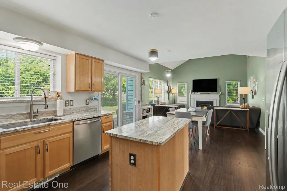 2110 Claiborne Court Genoa Township, MI 48114