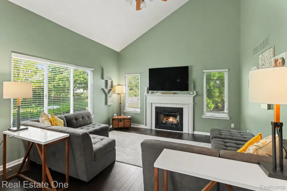 2110 Claiborne Court Genoa Township, MI 48114