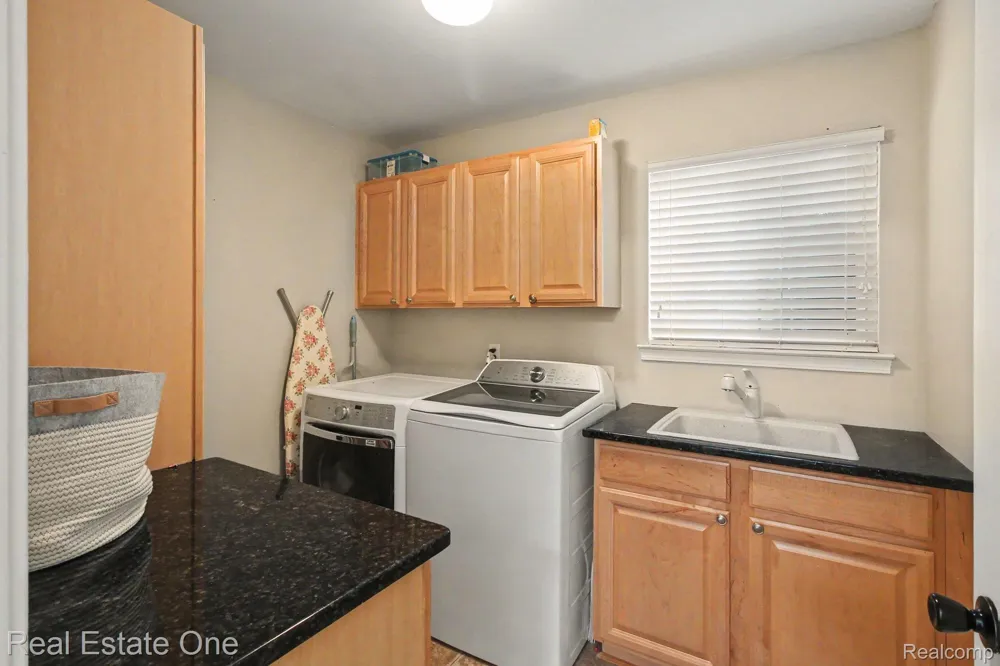 2110 Claiborne Court Genoa Township, MI 48114