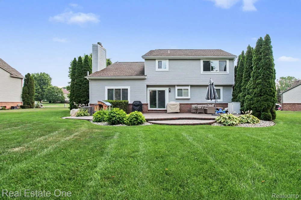 2110 Claiborne Court Genoa Township, MI 48114