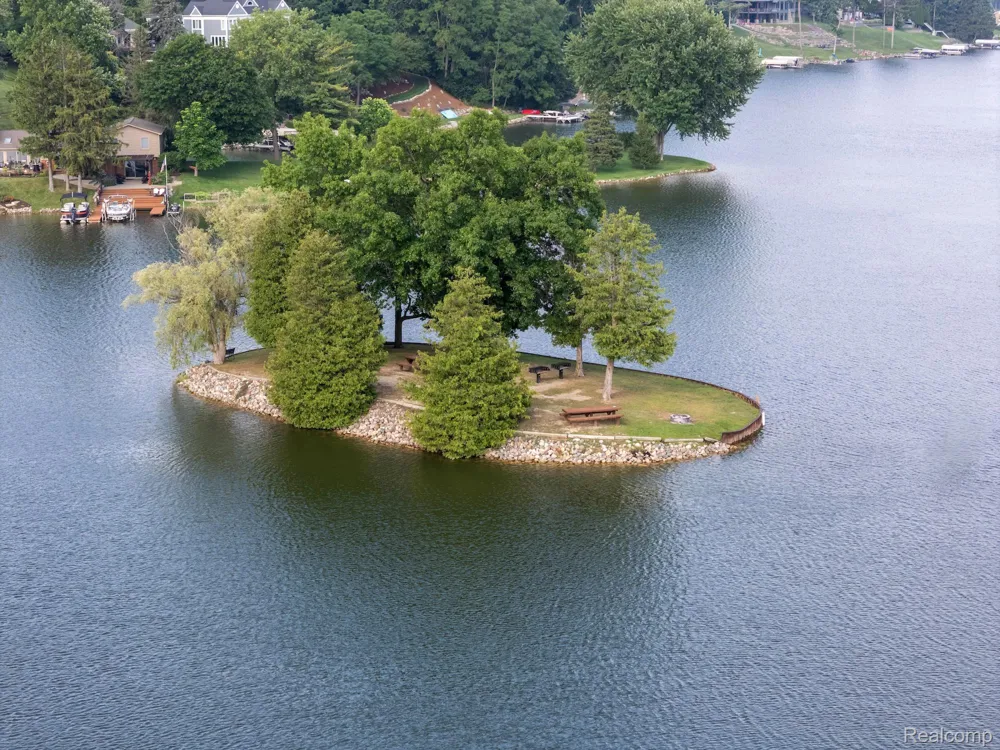 7337 Driftwood Drive Deerfield Township, MI 48430