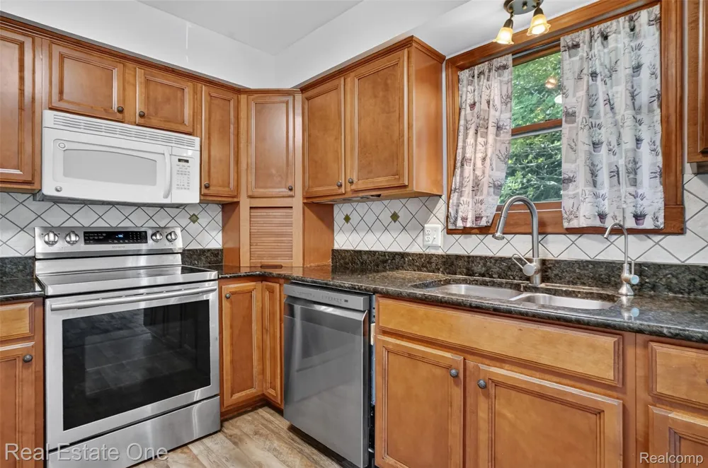 7990 Tower Road Salem Township, MI 48178